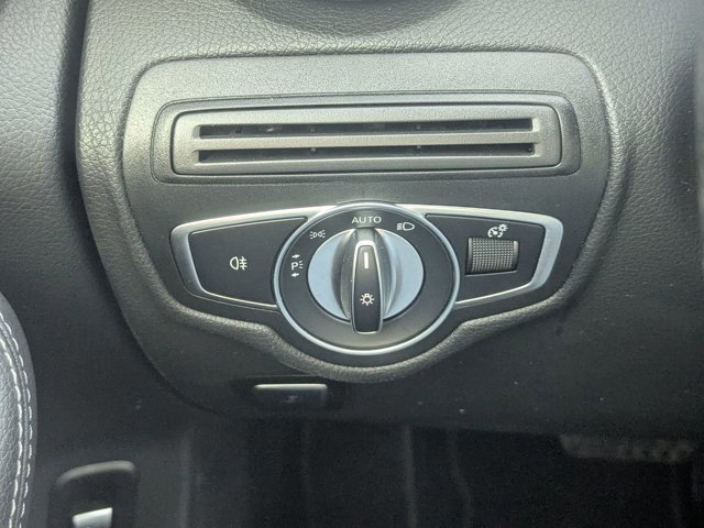 Used 2022 Mercedes-Benz GLC 300 4MATIC image 16