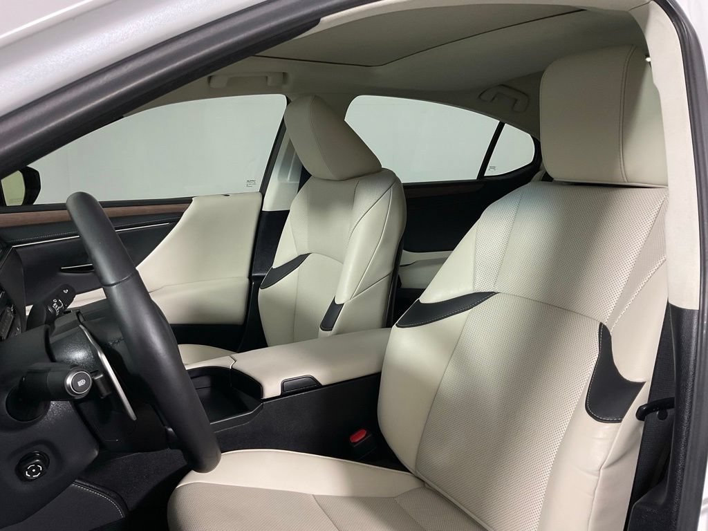 Used 2024 Lexus ES 350 w/ Premium Package FWD image 14