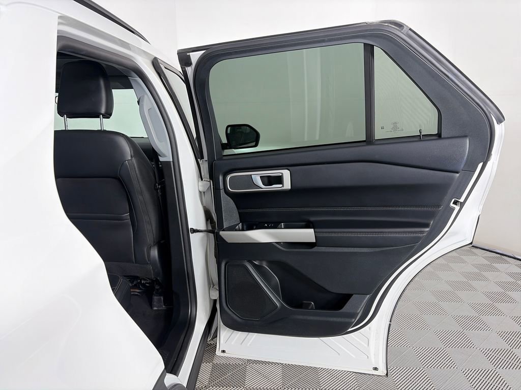 Certified 2024 Ford Explorer XLT w/ Equipment Group 202A image 28