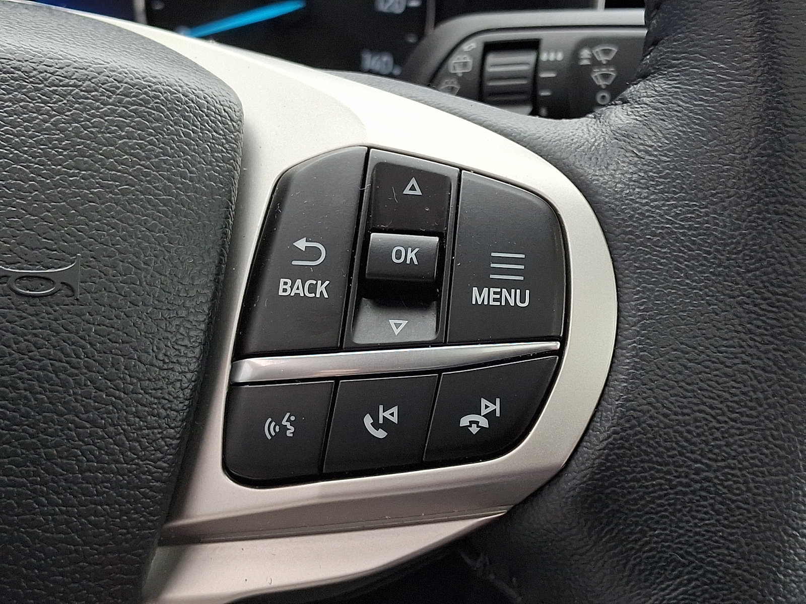 Certified 2023 Ford Explorer XLT w/ Equipment Group 202A AWD/4WD image 26