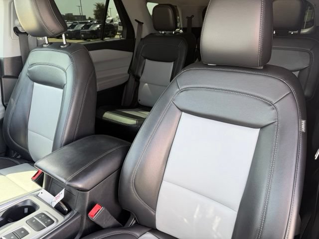 Certified 2020 Ford Explorer Limited RWD image 12