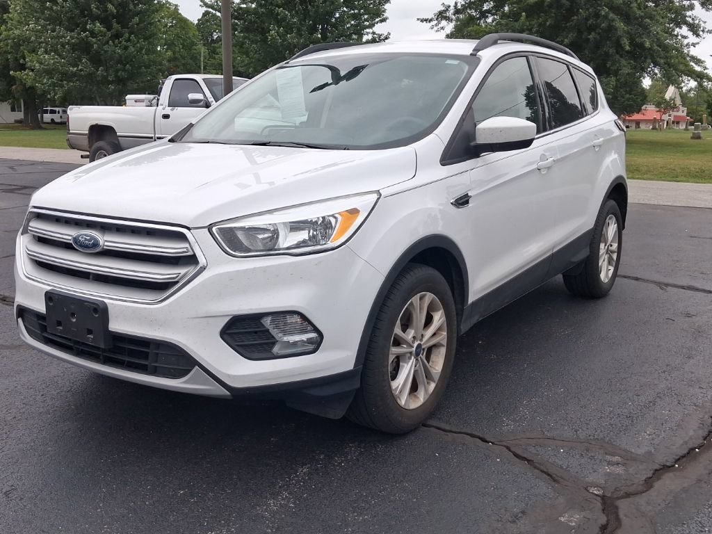 Certified 2018 Ford Escape SE w/ SE Sync 3 Package AWD/4WD image 2