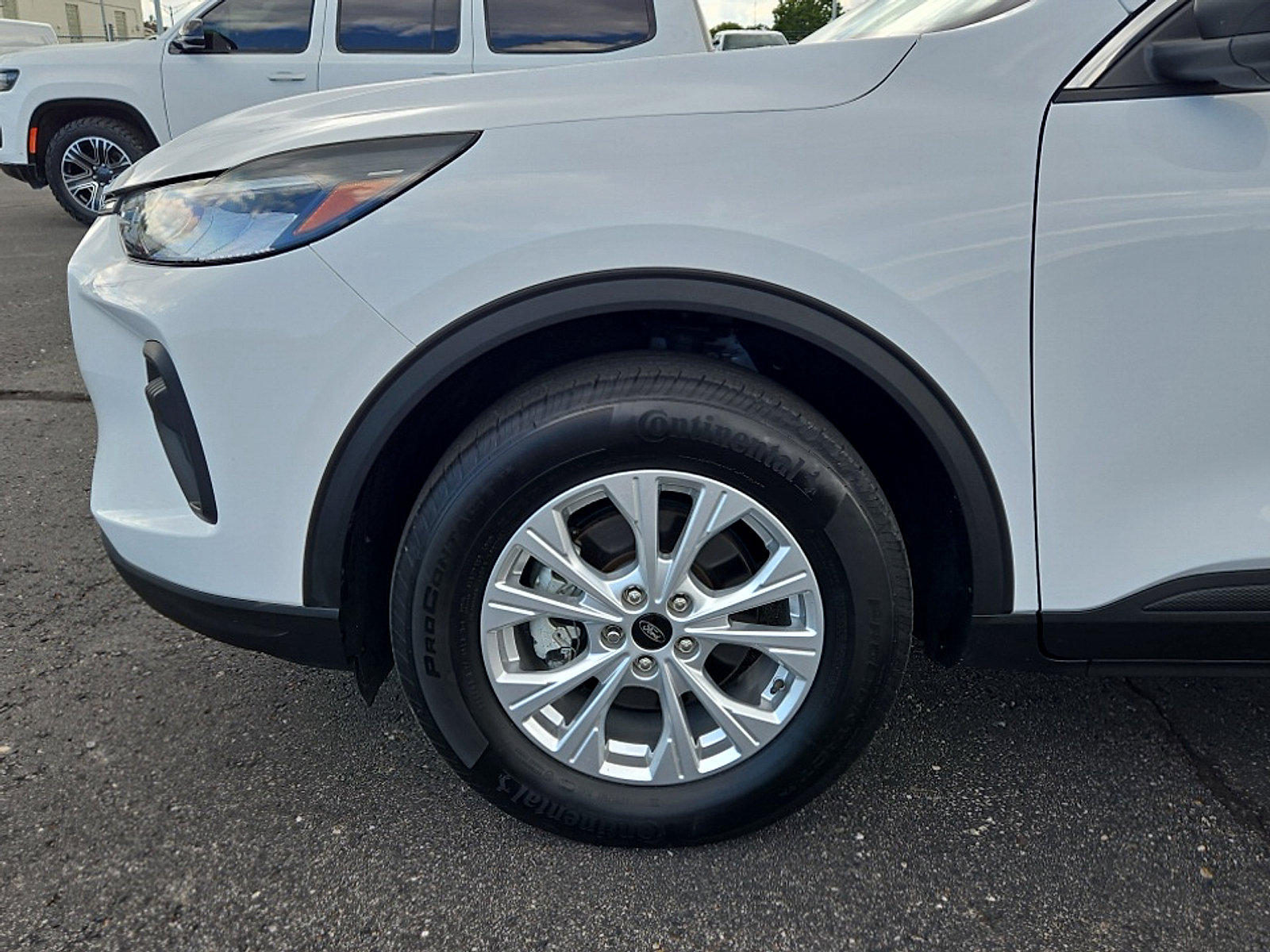 Certified 2024 Ford Escape Active AWD/4WD image 24