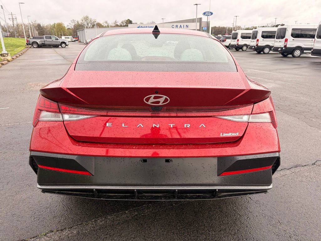 Used 2025 Hyundai Elantra Limited w/ Cargo Package image 4