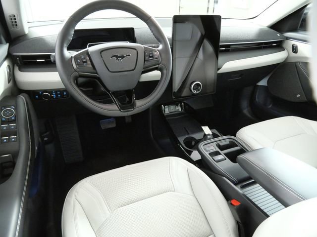 Certified 2025 Ford Mustang Mach-E Premium AWD/4WD image 4