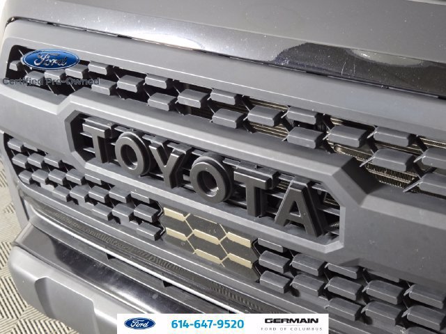 Used 2020 Toyota Tacoma SR5 AWD/4WD image 13