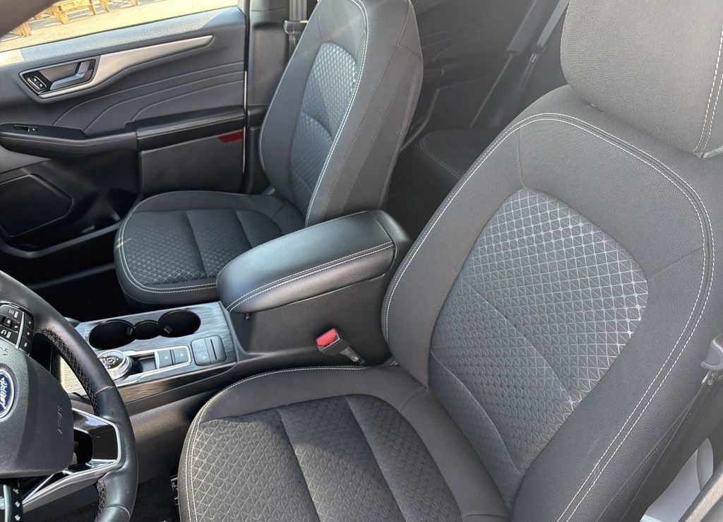 Certified 2024 Ford Escape Active w/ Cold Weather Package image 18
