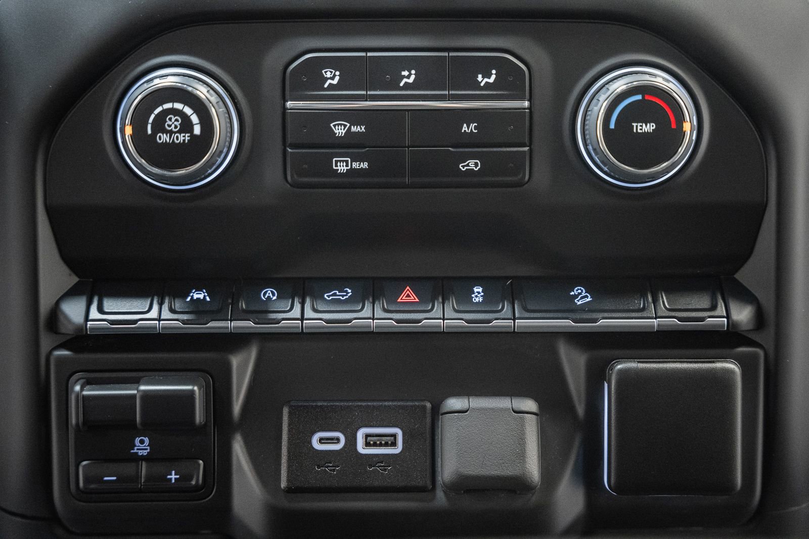 Used 2025 Chevrolet Silverado 1500 Custom Trail Boss w/ Dark Appearance Package image 30