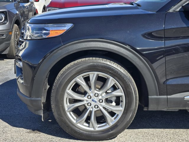 Certified 2022 Ford Explorer XLT w/ Equipment Group 202A image 8