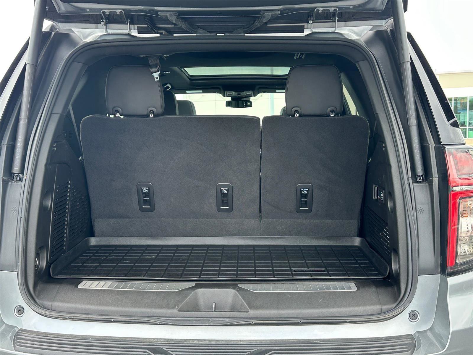 Used 2024 Chevrolet Tahoe Z71 w/ Luxury Package image 34