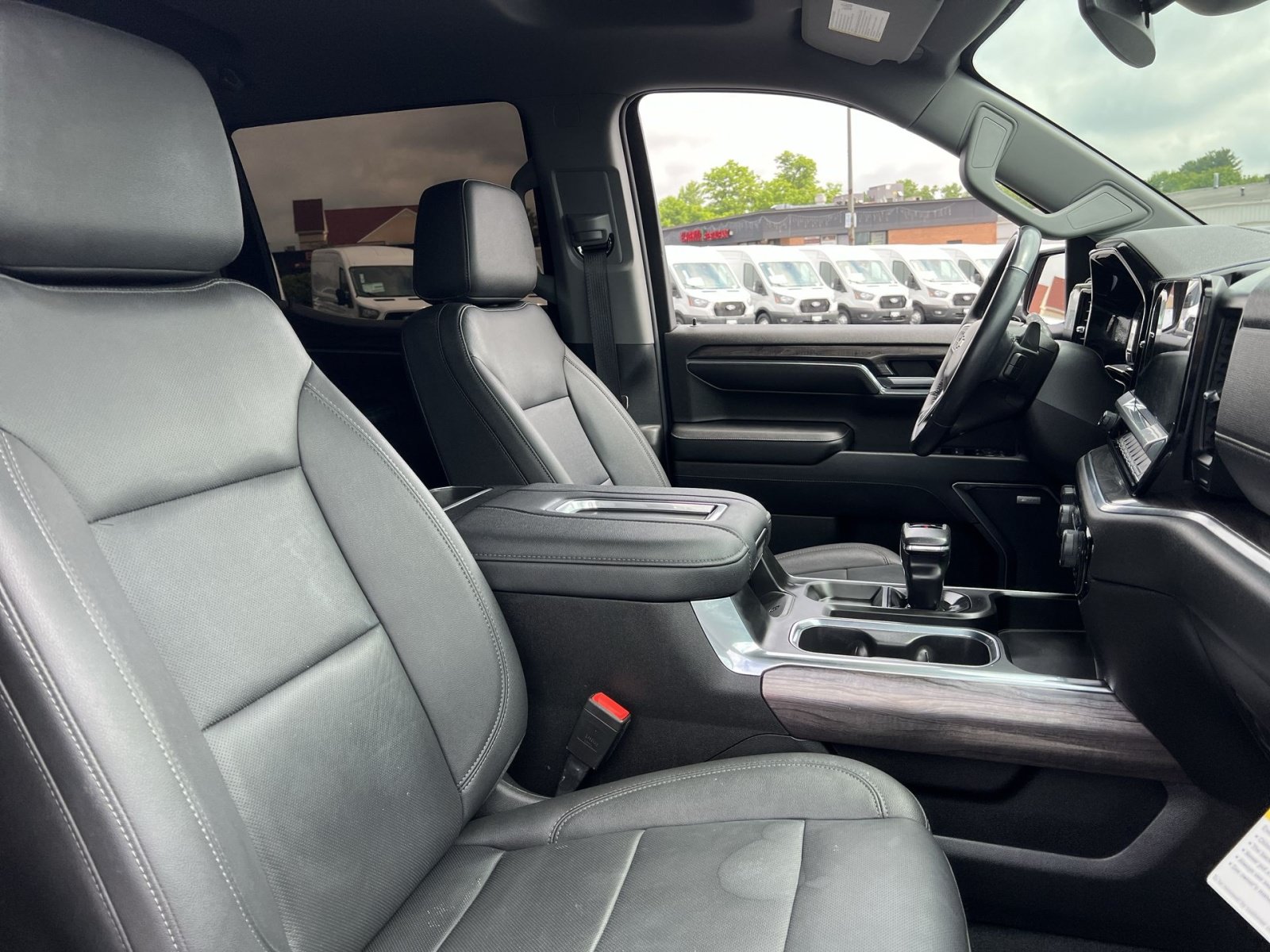 Used 2022 Chevrolet Silverado 1500 LTZ w/ LTZ Convenience Package II AWD/4WD image 26