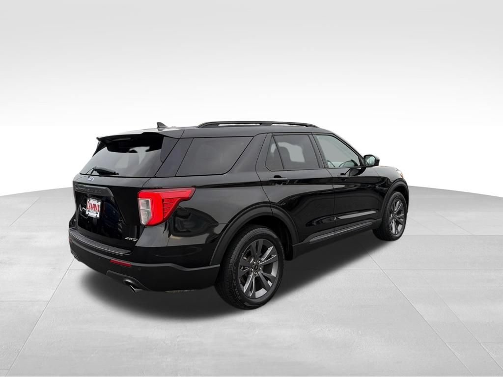 Certified 2022 Ford Explorer XLT w/ Equipment Group 202A AWD/4WD image 7