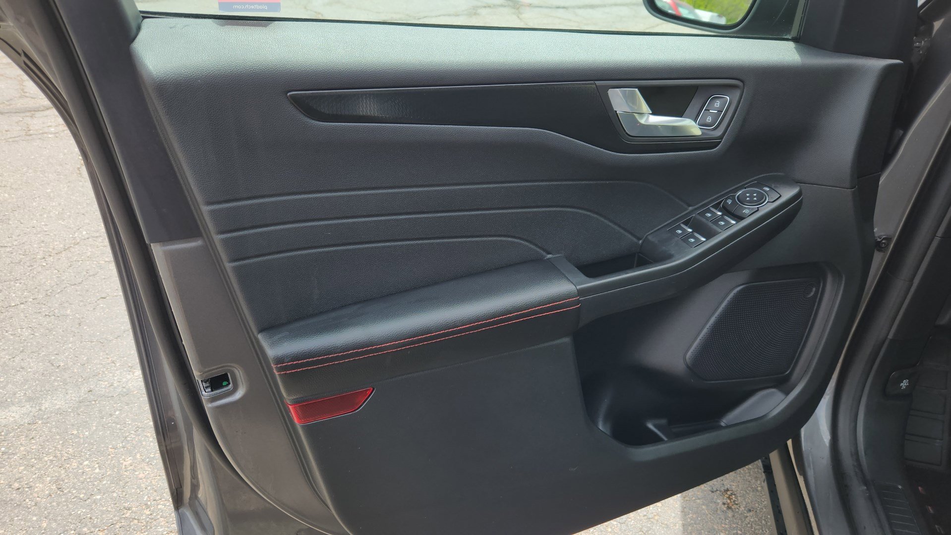 Certified 2022 Ford Escape SEL w/ SEL Stealth AWD Package image 24