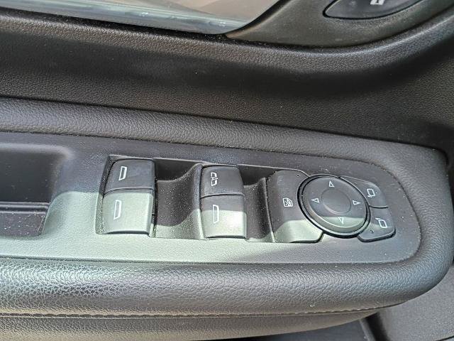 Used 2023 GMC Terrain SLE w/ Elevation Edition FWD image 27