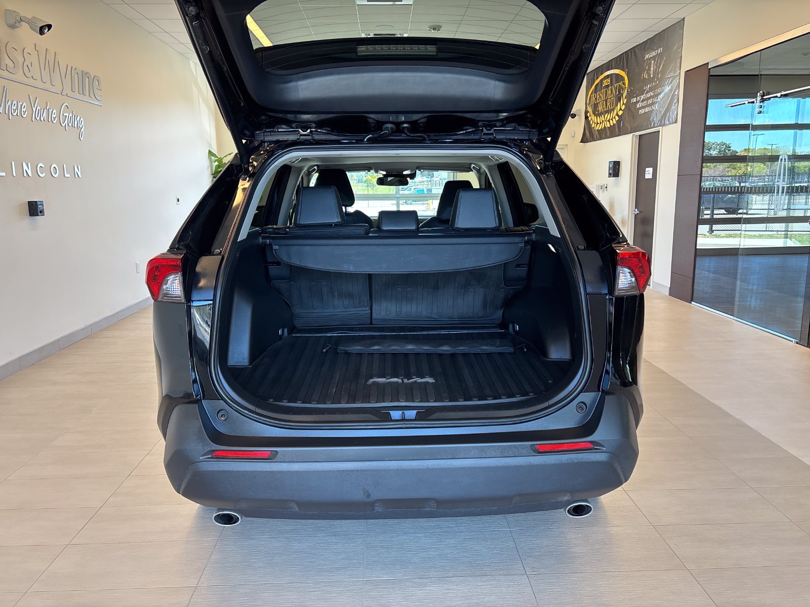 Used 2025 Toyota RAV4 XLE Premium w/ Weather Package AWD/4WD image 10