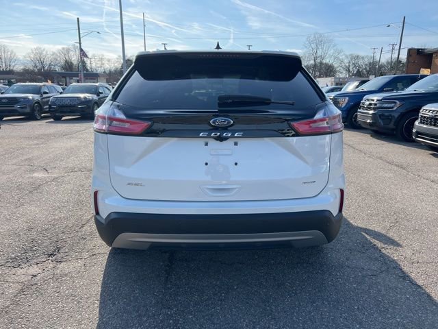 Certified 2024 Ford Edge SEL w/ Convenience Package AWD/4WD image 4