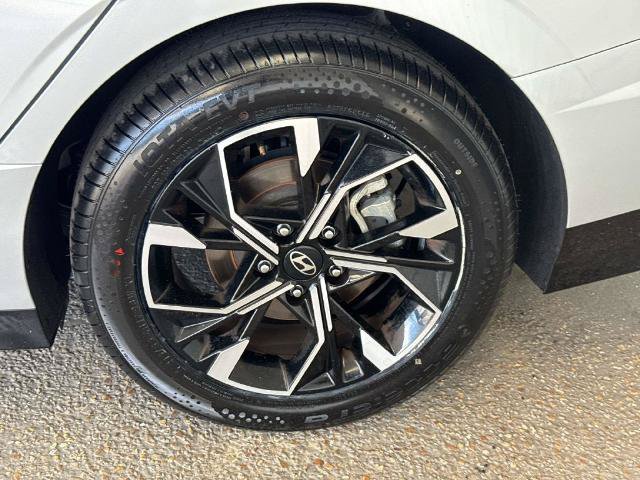 Used 2025 Hyundai Sonata SEL FWD image 5
