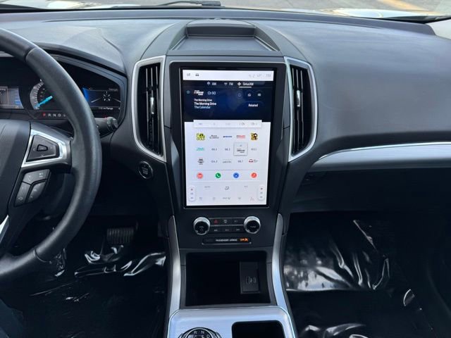 Certified 2022 Ford Edge SEL w/ Convenience Package AWD/4WD image 2