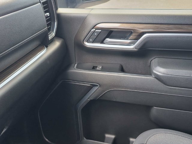 Used 2025 Chevrolet Silverado 2500 LT AWD/4WD image 23