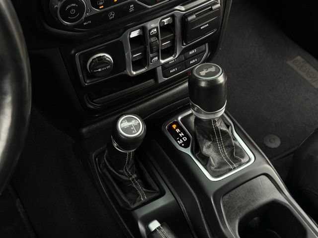 Used 2021 Jeep Wrangler Unlimited Sahara w/ Uconnect 4C Nav & Sound Group AWD/4WD image 33