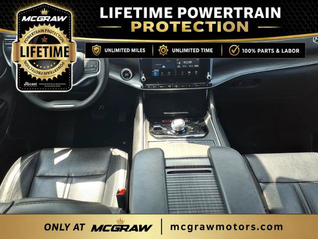 Used 2024 Jeep Wagoneer L Series II AWD/4WD image 27