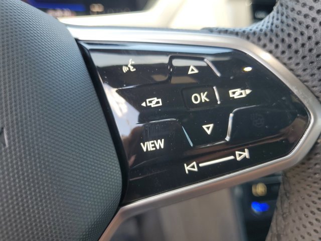 Used 2022 Volkswagen Tiguan SE R-Line image 27