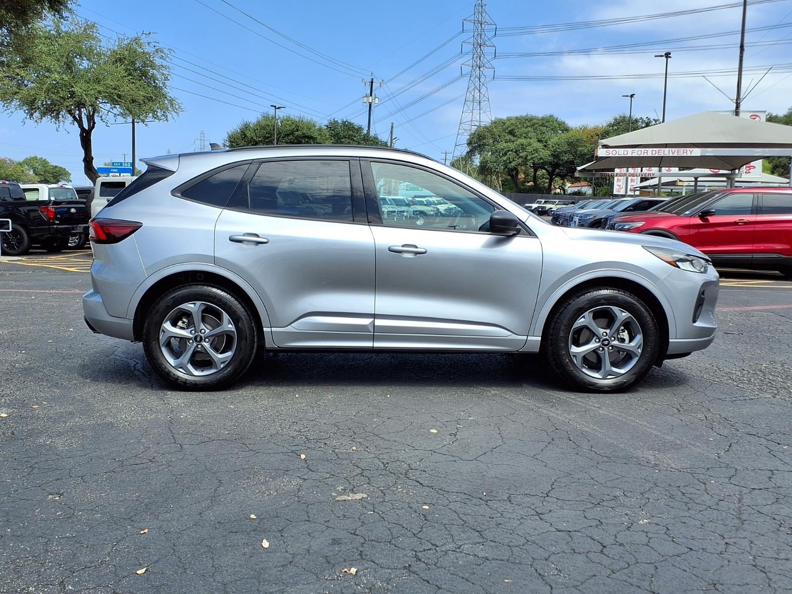 Certified 2024 Ford Escape ST-Line AWD/4WD image 5