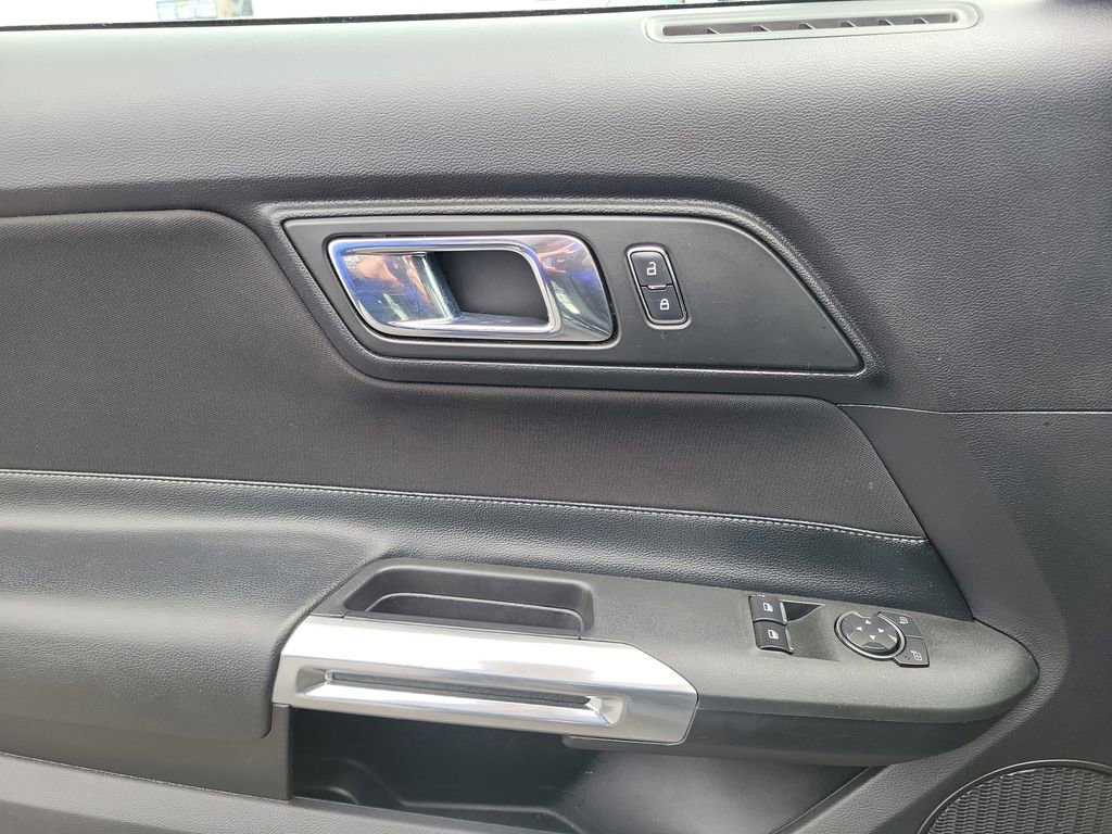 Certified 2017 Ford Mustang Coupe image 14