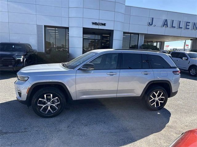 Used 2024 Jeep Grand Cherokee Limited image 8