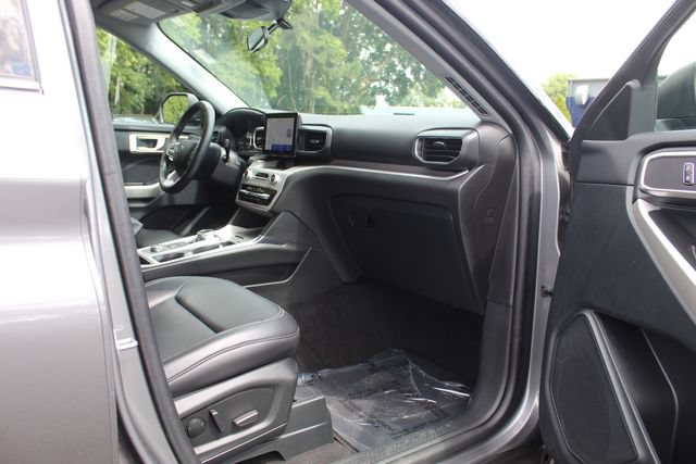 Certified 2024 Ford Explorer XLT w/ Equipment Group 202A AWD/4WD image 27