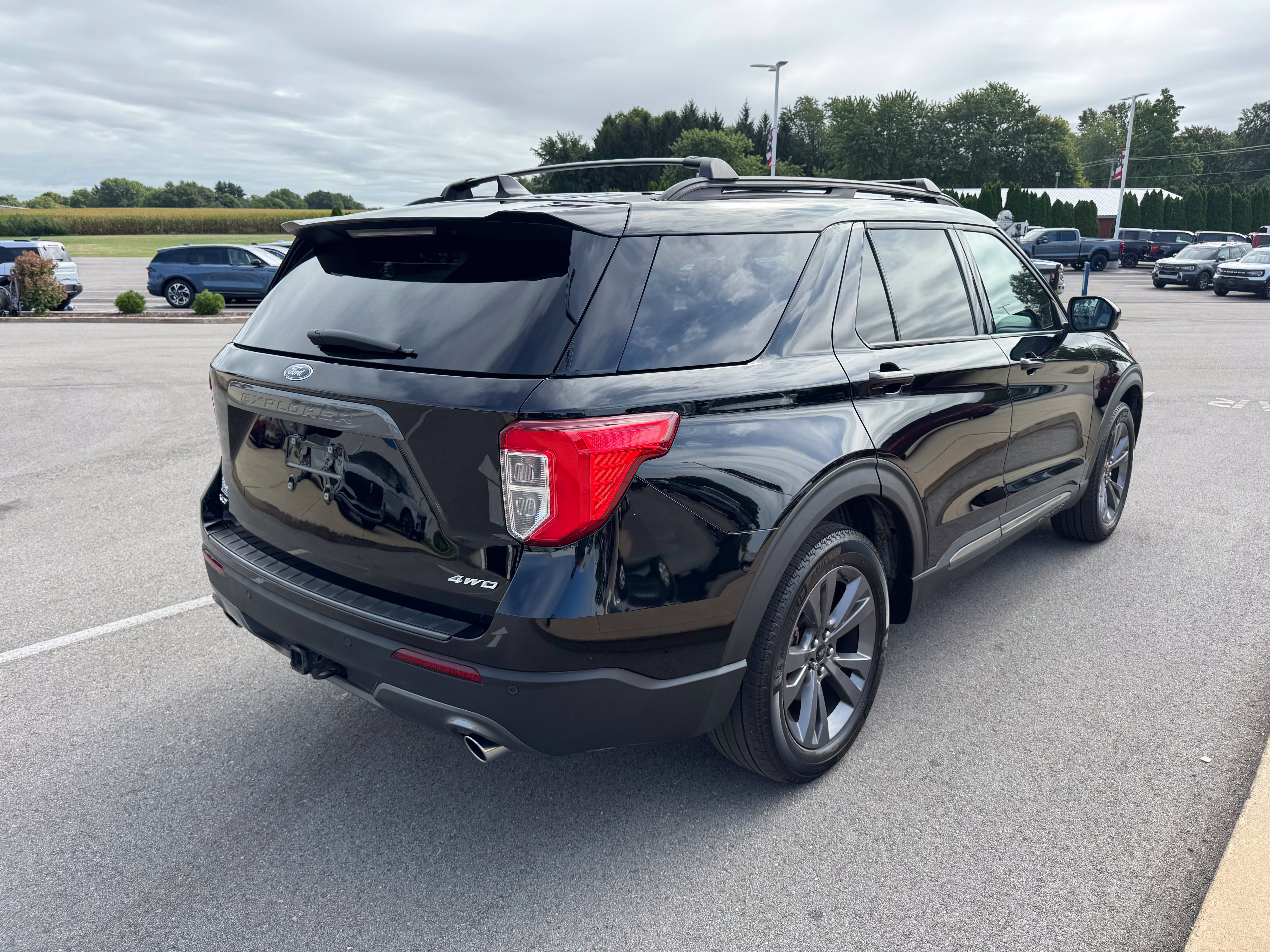 Certified 2024 Ford Explorer XLT w/ Equipment Group 202A AWD/4WD image 8