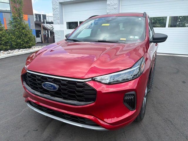 Certified 2024 Ford Escape ST-Line w/ Tech Pack #1 AWD/4WD image 1