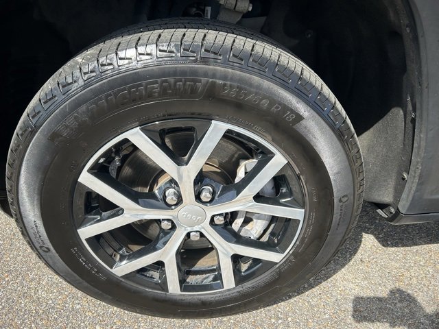 Used 2024 Jeep Grand Cherokee L Limited w/ Luxury Tech Group II image 10