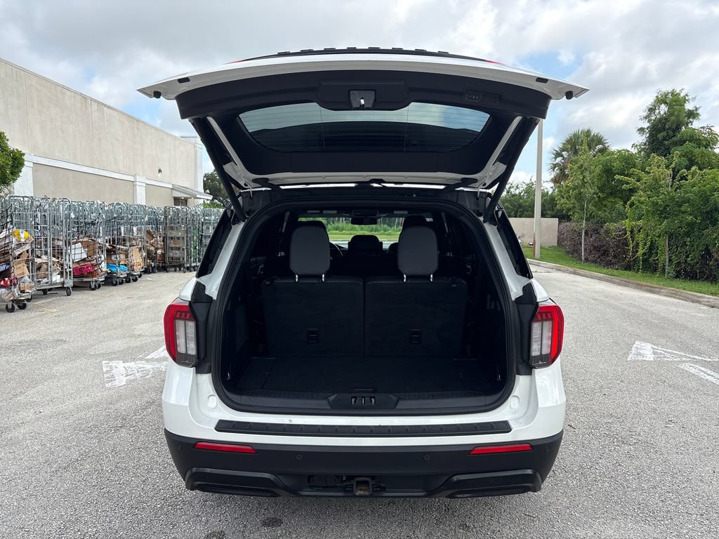 Certified 2025 Ford Explorer ST-Line w/ Premium Package RWD image 10