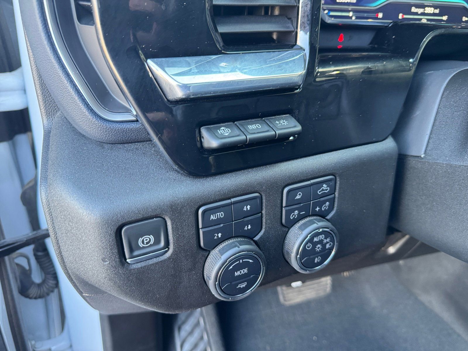 Used 2025 Chevrolet Silverado 3500 High Country w/ High Country Premium Package image 26