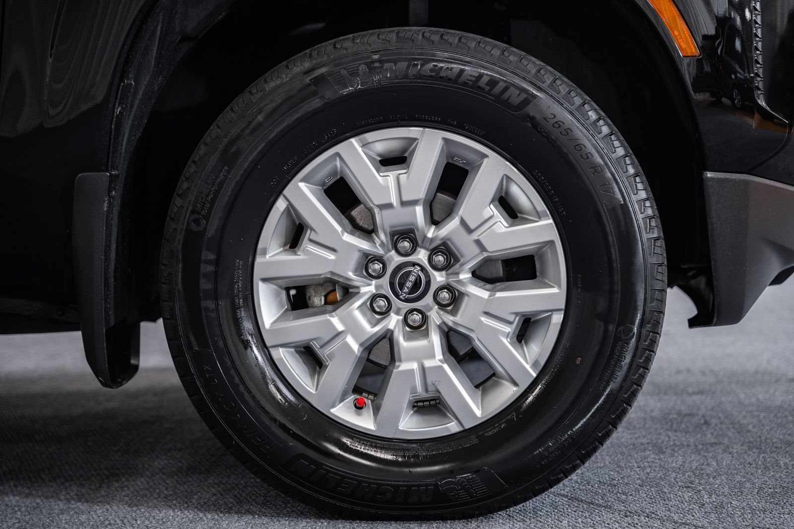 Used 2024 Nissan Frontier SV w/ Technology Package AWD/4WD image 16