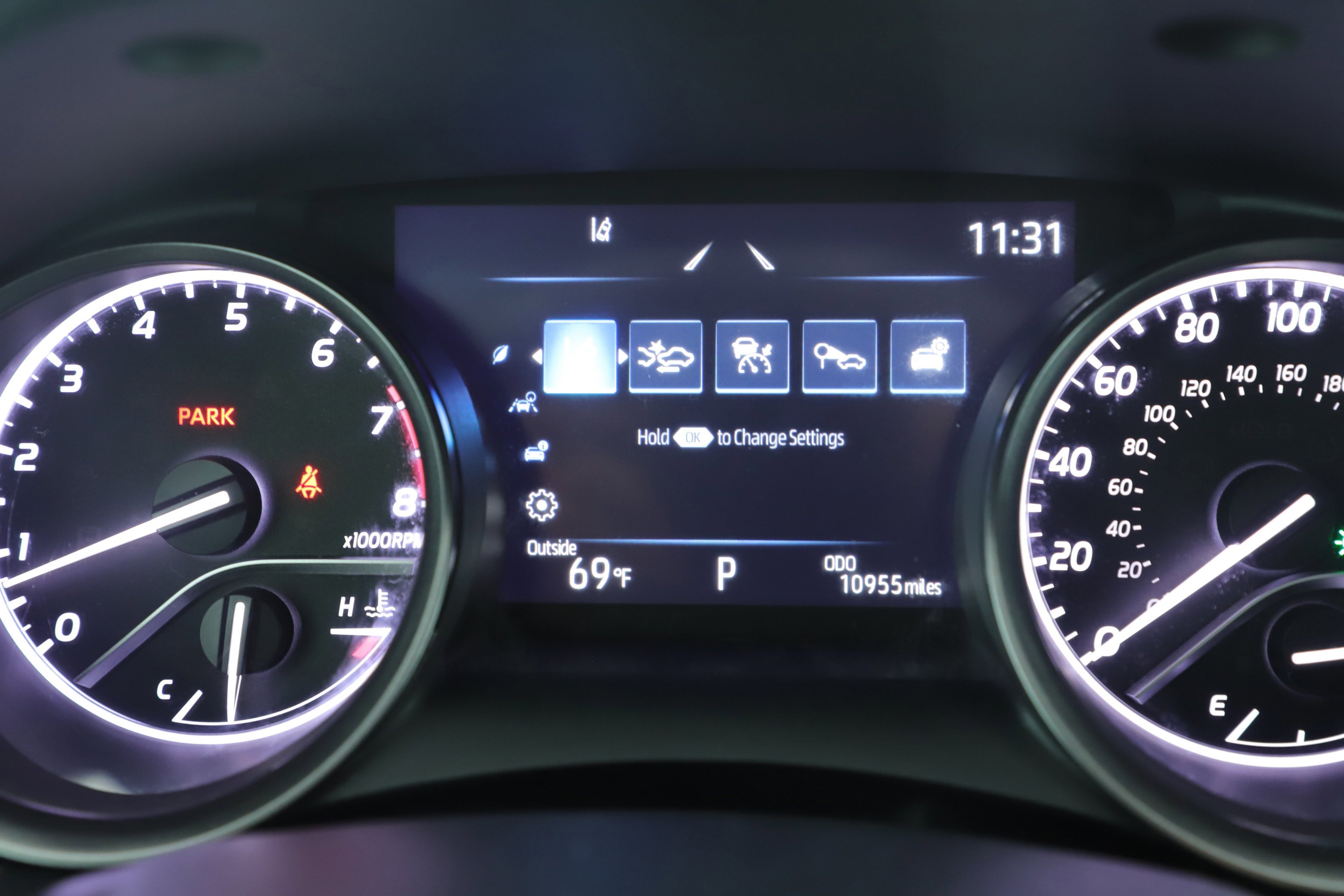 Used 2023 Toyota Camry SE image 19