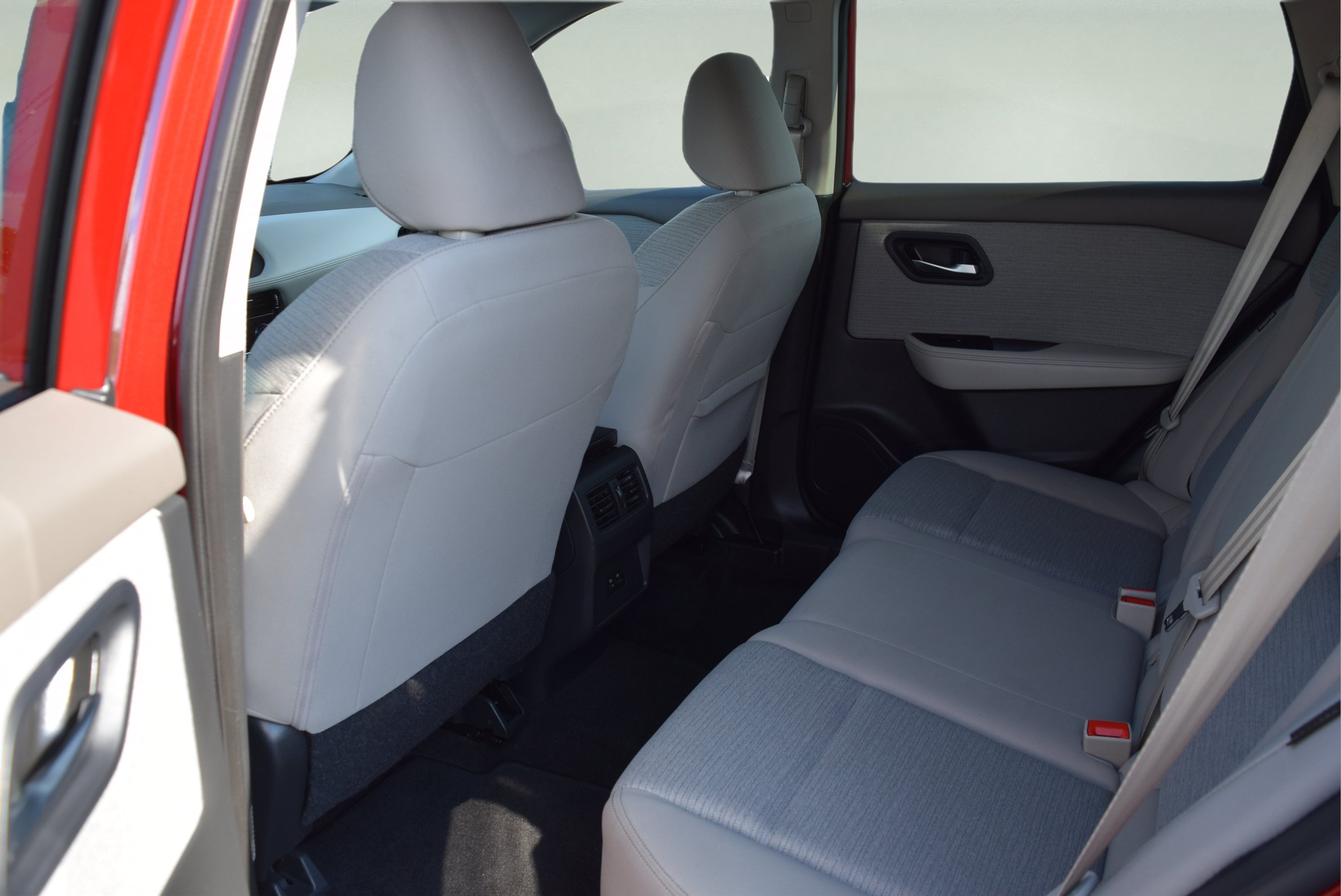Used 2023 Nissan Rogue SV AWD/4WD image 8