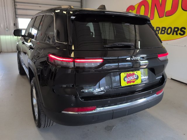 Used 2023 Jeep Grand Cherokee Limited AWD/4WD image 39