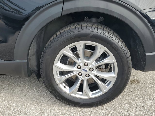 Certified 2023 Ford Explorer Limited w/ Equipment Group 301A image 9