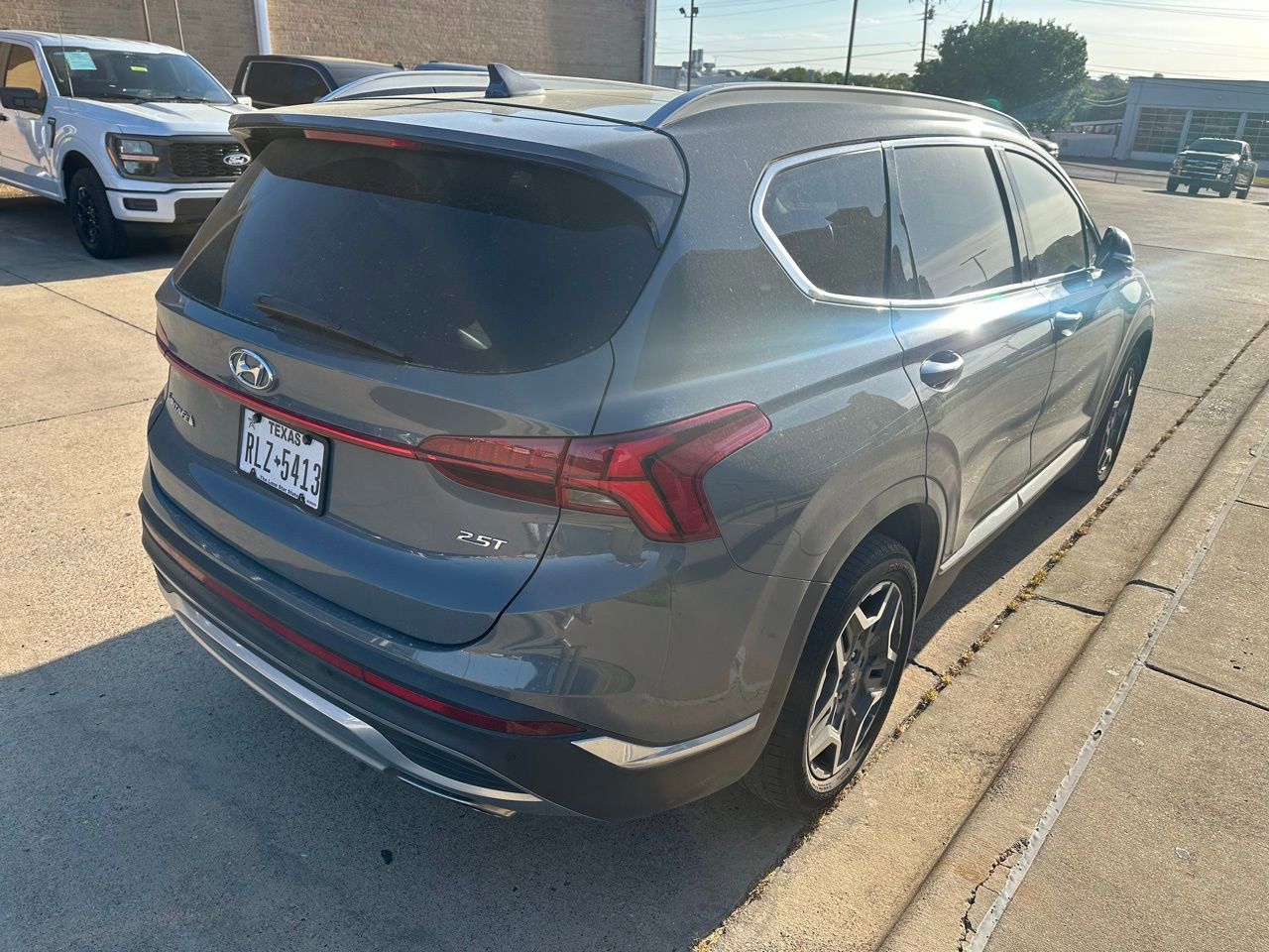 Used 2022 Hyundai Santa Fe Limited image 3