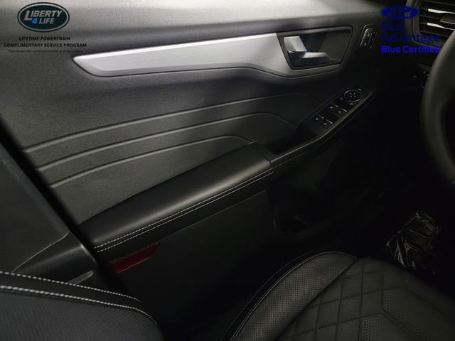 Certified 2023 Ford Escape Platinum w/ Premium Technology Package AWD/4WD image 32