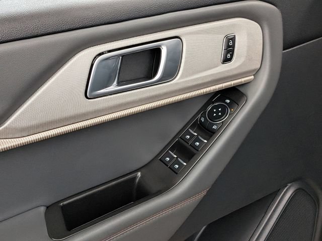 Certified 2025 Ford Explorer Active AWD/4WD image 14