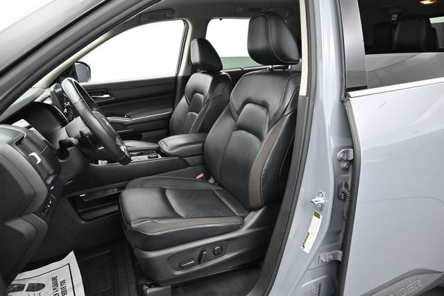 Used 2024 Nissan Pathfinder SL AWD/4WD image 12