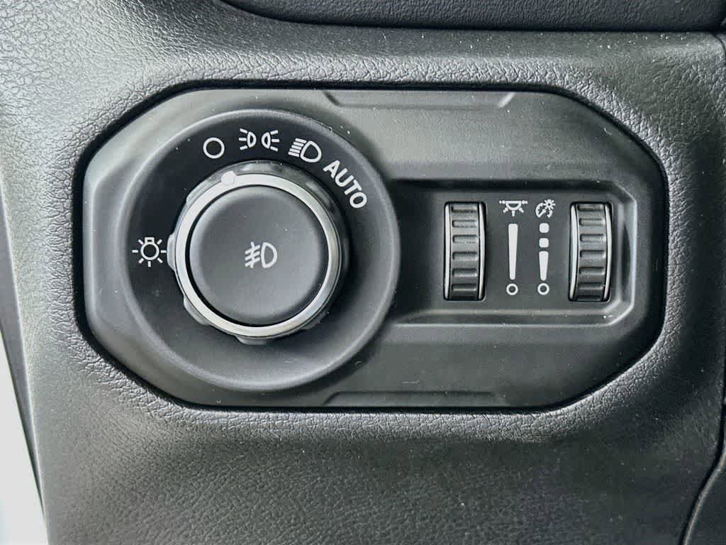Used 2021 Jeep Wrangler Unlimited Sahara w/ Safety Group AWD/4WD image 25