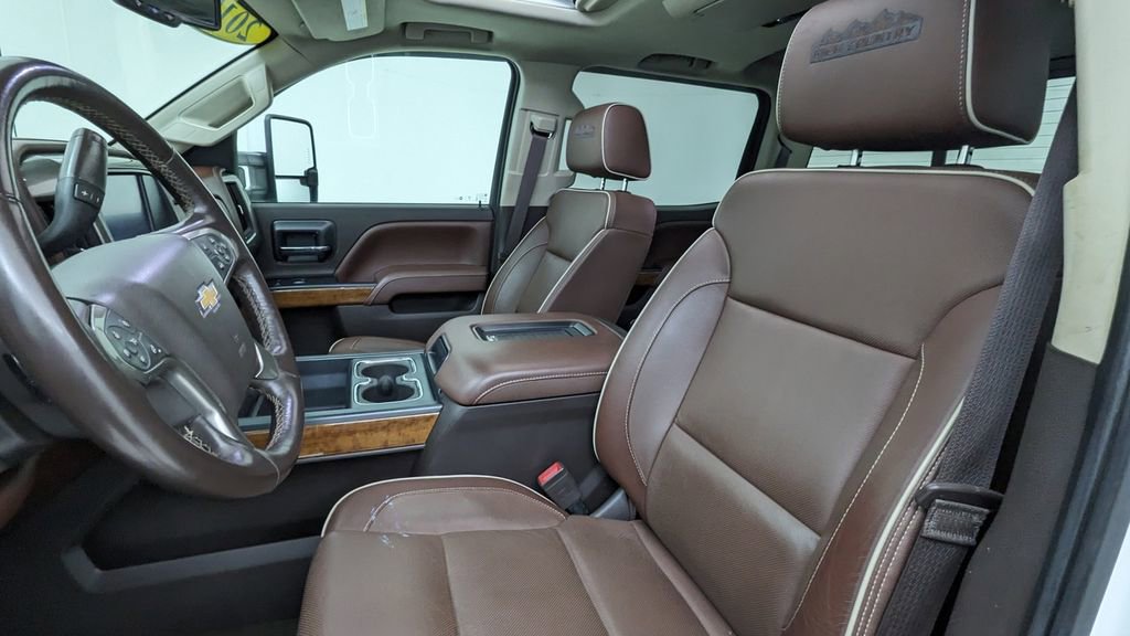 Used 2017 Chevrolet Silverado 3500 High Country image 2