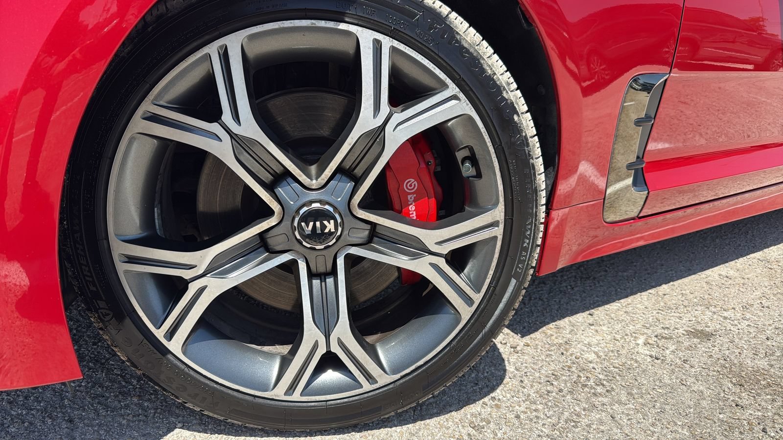Used 2018 Kia Stinger GT2 AWD/4WD image 29