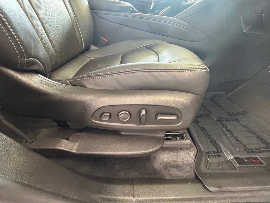 Used 2020 Buick Enclave Avenir w/ Avenir Technology Package FWD image 26