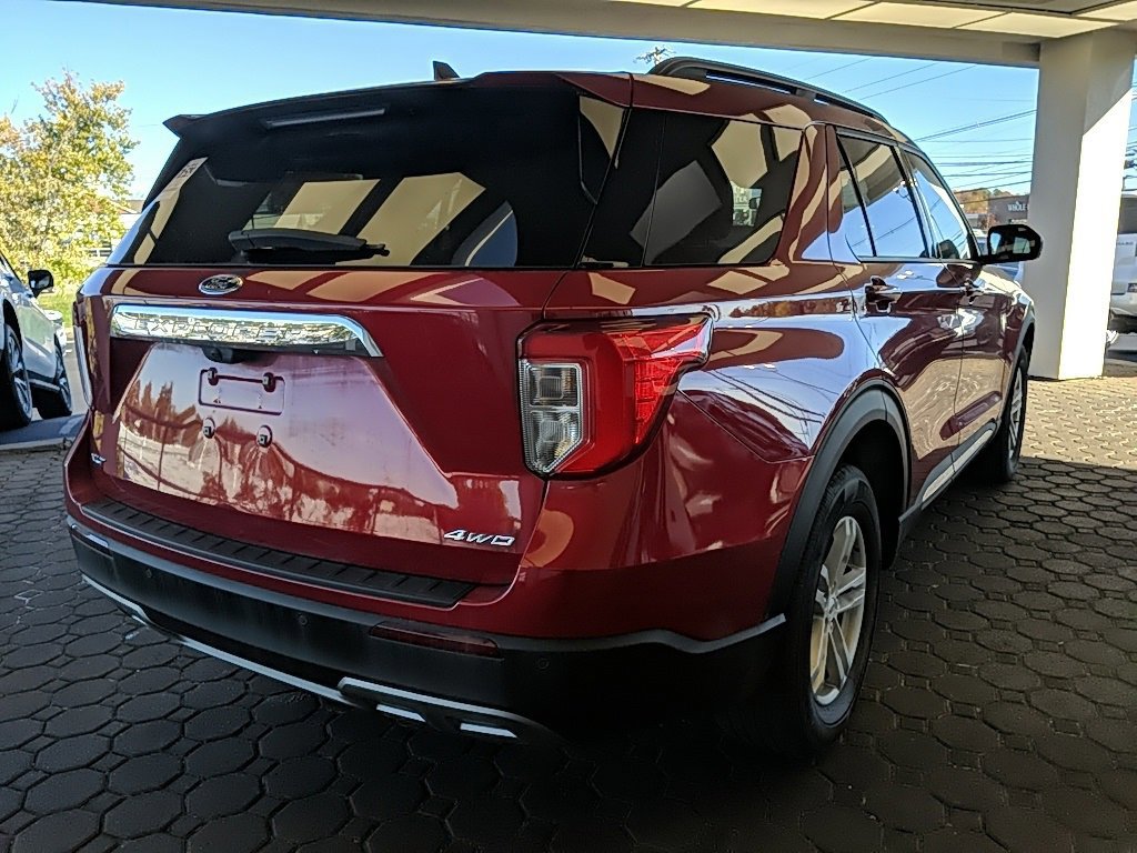 Certified 2023 Ford Explorer XLT w/ Equipment Group 202A image 3