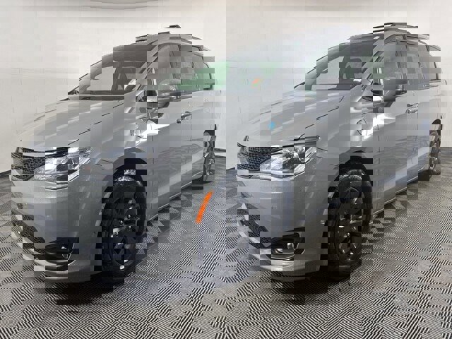 Used 2020 Chrysler Pacifica Limited w/ Advanced Safetytec Group image 8